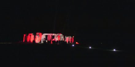 Video: Paul Oakenfold ist der erste DJ, der die Stonehenge bespielt