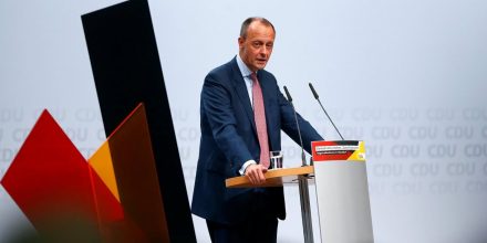 Friedrich Merz: Club-Türsteher durch Polizisten ersetzen?