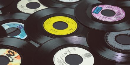 USA: Vinyl-Verkäufe erstmals seit 30 Jahren höher als Umsatz mit CDs