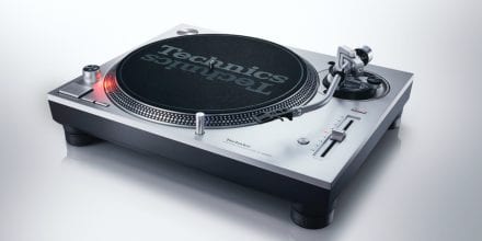 Technics veröffentlicht SL-1200MK7 in klassischem Silber