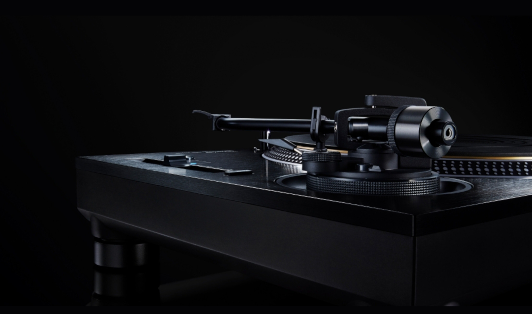 Technics SL-1210G: Hochwertige 'Grand Class' jetzt auch in Schwarz