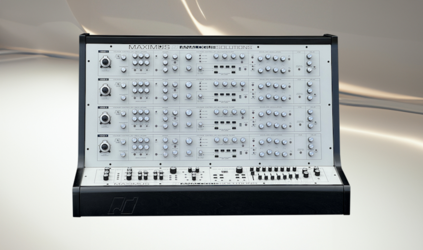 Analogue Solutions Maximus 4V: Die 'kleine' Version des Modular-Schranks