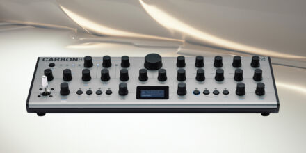 NAMM 2025: Modal Electronics Carbon8M im Desktop-Format