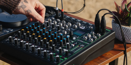 Mackie ProFX10 Go: Mobiler Mixer mit austauschbarem Akku