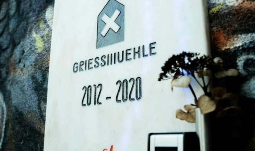 Griessmühle: Ein weiterer Grabstein erinnert an Berliner Club