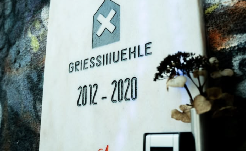 Griessmühle: Ein weiterer Grabstein erinnert an Berliner Club